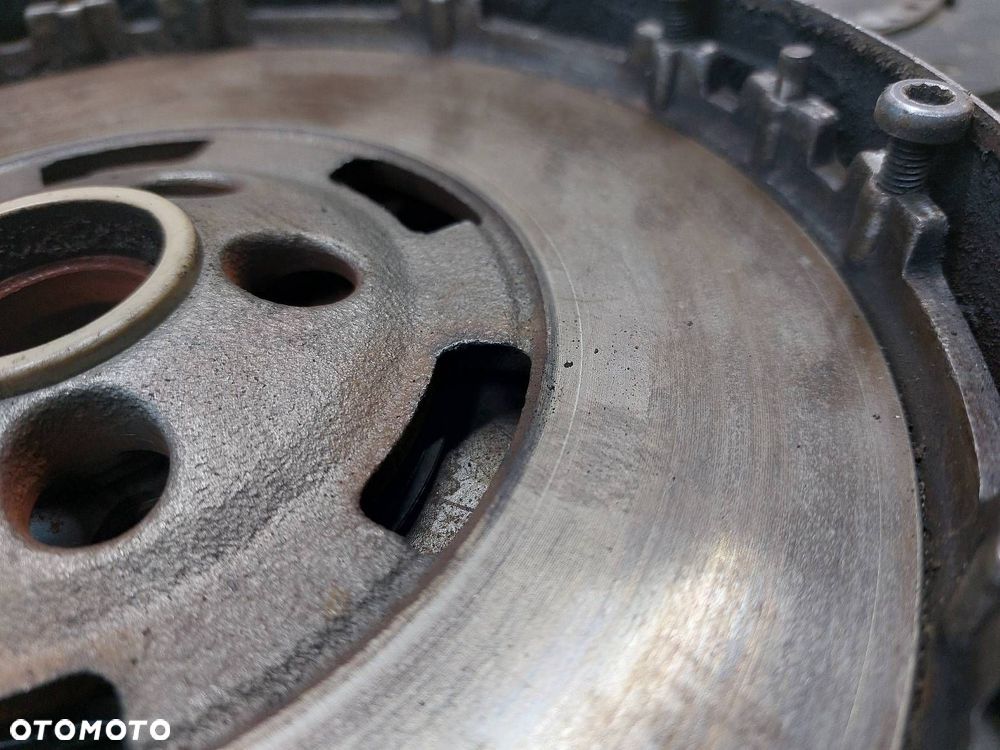 KOŁO DWUMASOWE + TARCZA + DOCISK + ŁOŻYSKO OPOROWE VW BORA I 1.9 TDI - 2