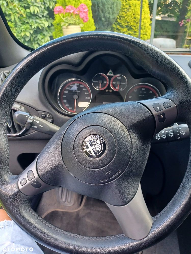 Alfa Romeo 147 1.6 Twin Spark Black Line - 10