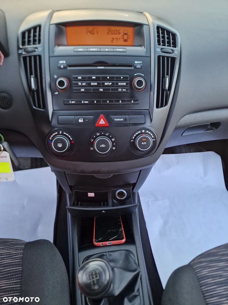 Kia Ceed - 13