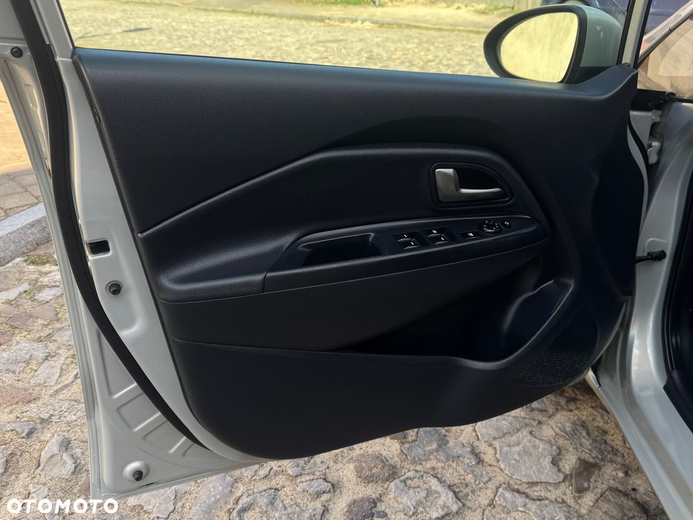 Kia Rio 1.4 Platinum Edition - 38