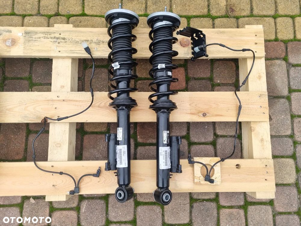 Nowe AMORTYZATORY TYŁ VDC LEWA PRAWA STRONA   DO BMW SERII  5  7  G30 , G11 , G12  PODANA CENA DOTYCZY KOMPLETU 2szt.