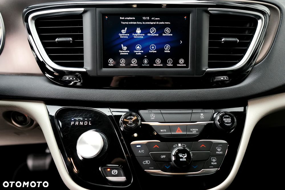 Chrysler Pacifica - 26