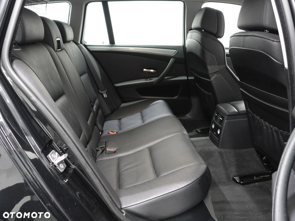 BMW Seria 5 530d - 25