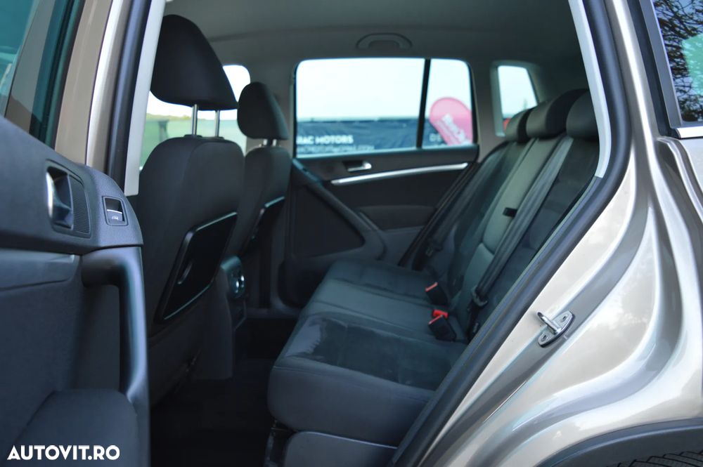 Volkswagen Tiguan 2.0 TDI DPF 4Motion BlueMotion Technology Sport & Style - 28