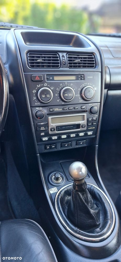 Lexus IS 200 - 22