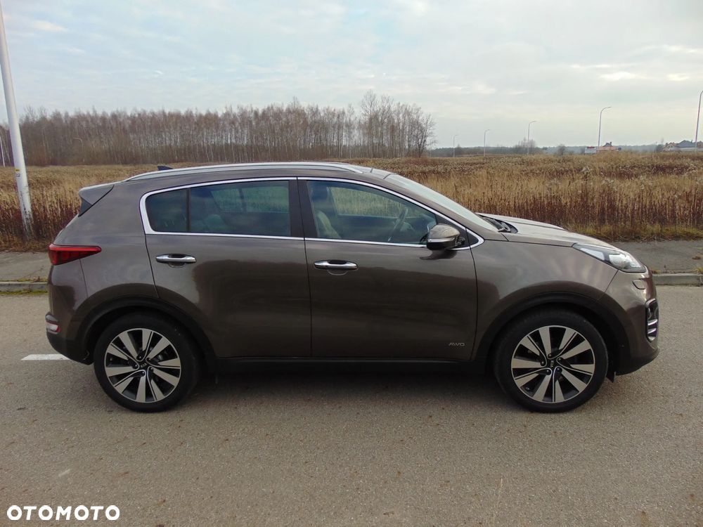 Kia Sportage 2,0 CRDI AWD Platinum - 6