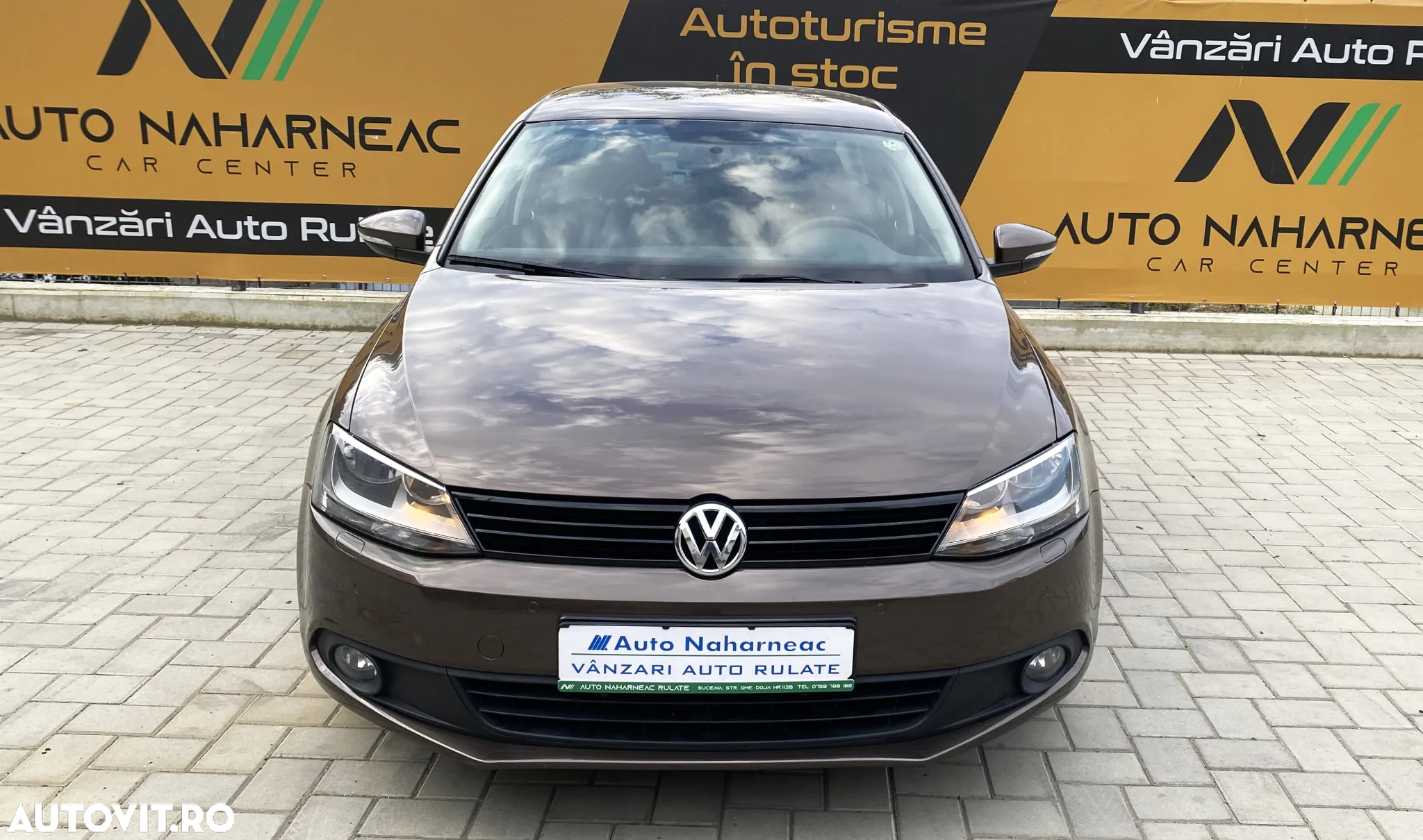 Volkswagen Jetta - 2