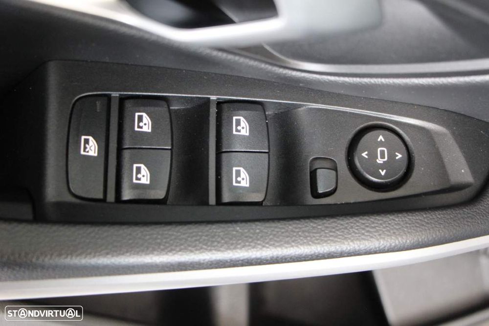 BMW 320 d Auto - 29