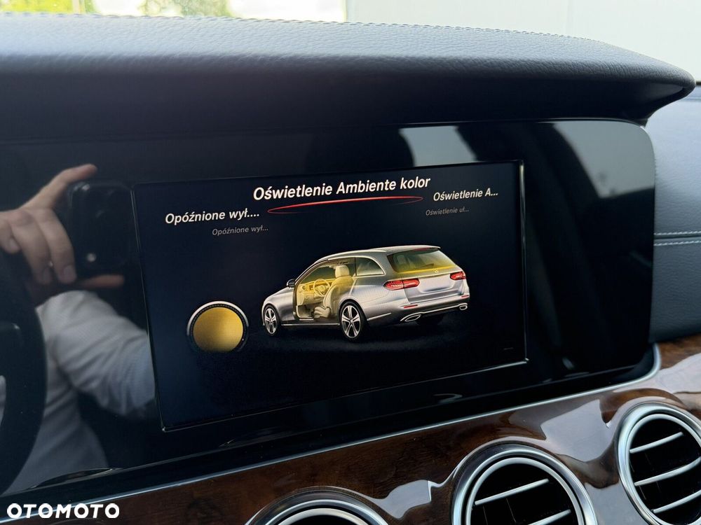 Mercedes-Benz Klasa E 220 d Exclusive - 39