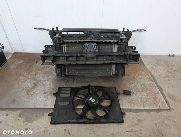 Superb III 3V 15-23 1.6 TDI Pas przedni chłodnice wentylator wzmocnienie