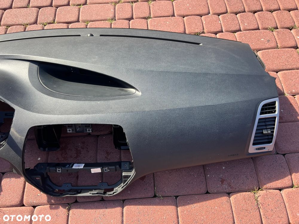 DESKA KONSOLA KOKPIT PODUSZKA PASY HYUNDAI I20 I - 5