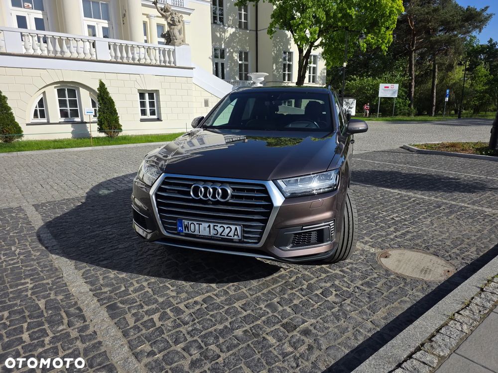 Audi Q7 - 1