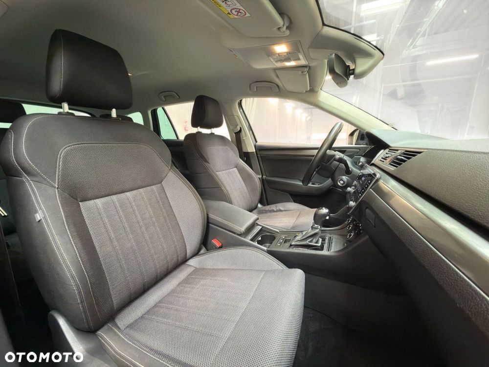 Skoda Superb 2.0 TDI SCR Style DSG - 24
