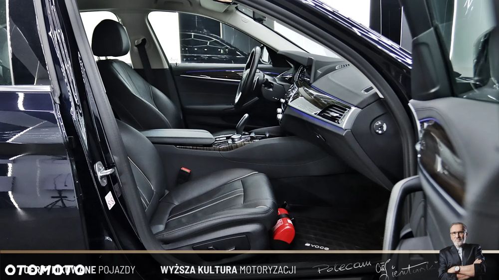 BMW Seria 5 530e xDrive Luxury Line - 13