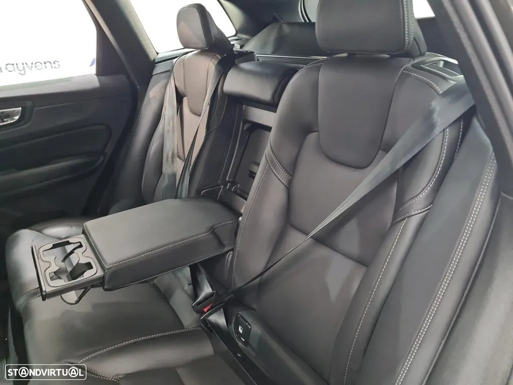 Volvo XC 60 2.0 T6 PHEV R-Design AWD - 6