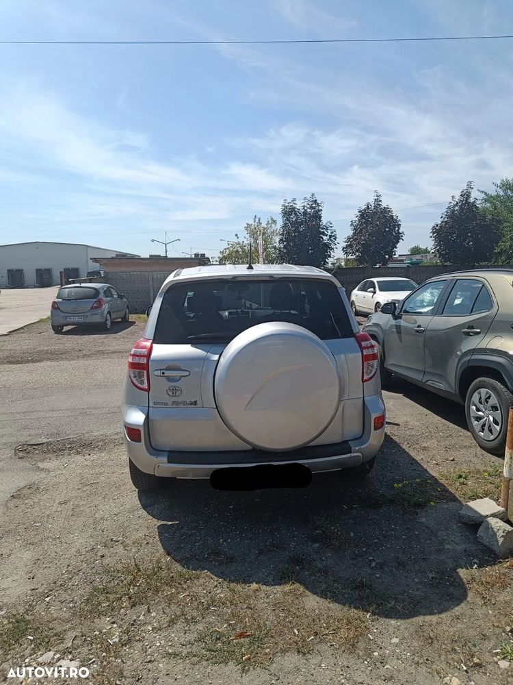 Toyota RAV4 2.2 D-4D 4x4 Life - 3