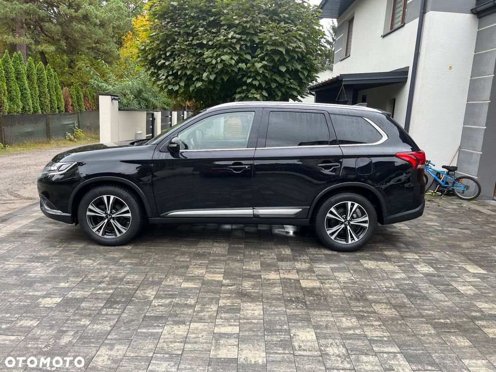 Mitsubishi Outlander 2.0 Invite + 2WD - 2