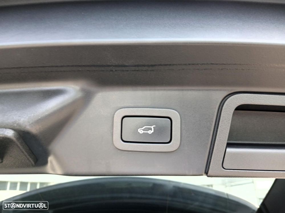 Land Rover Range Rover Velar 2.0 D R-Dynamic SE - 4