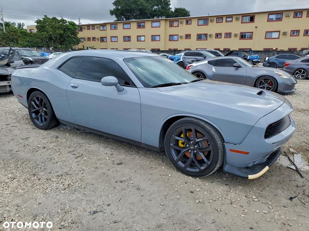 Dodge Challenger - 5
