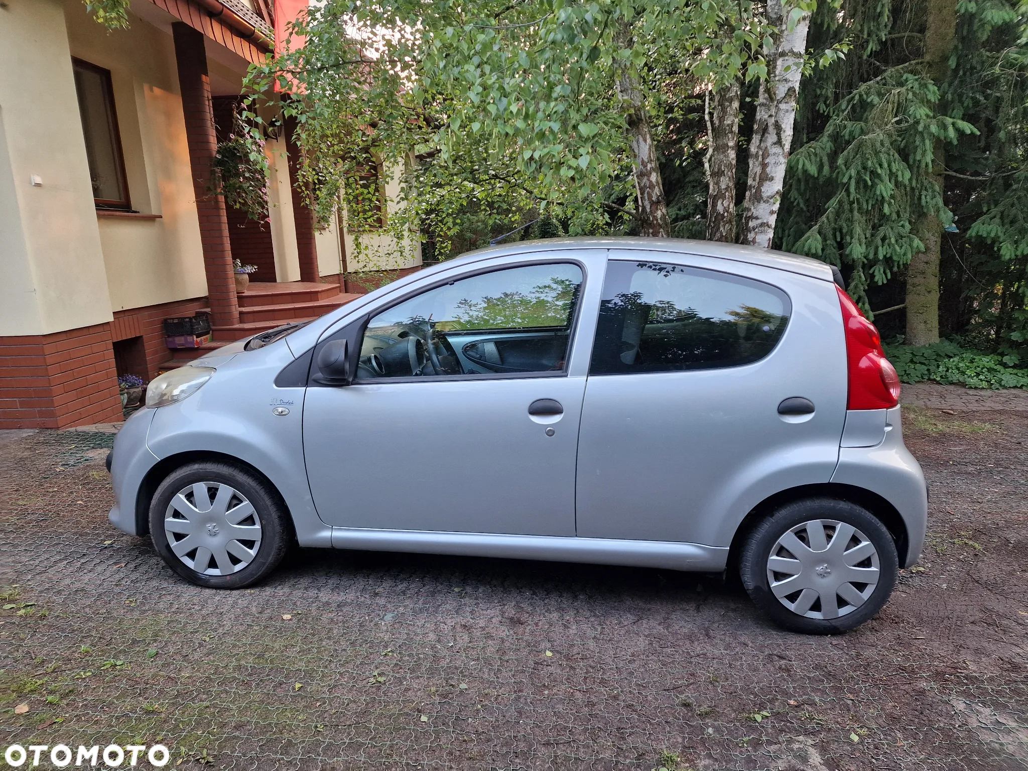 Peugeot 107 1.0 Happy - 2