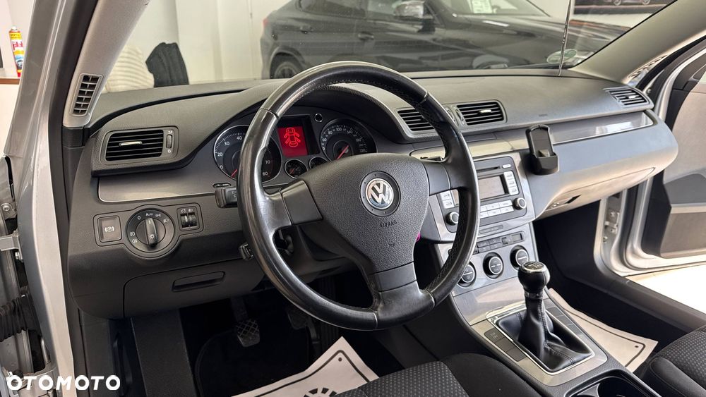 Volkswagen Passat - 24