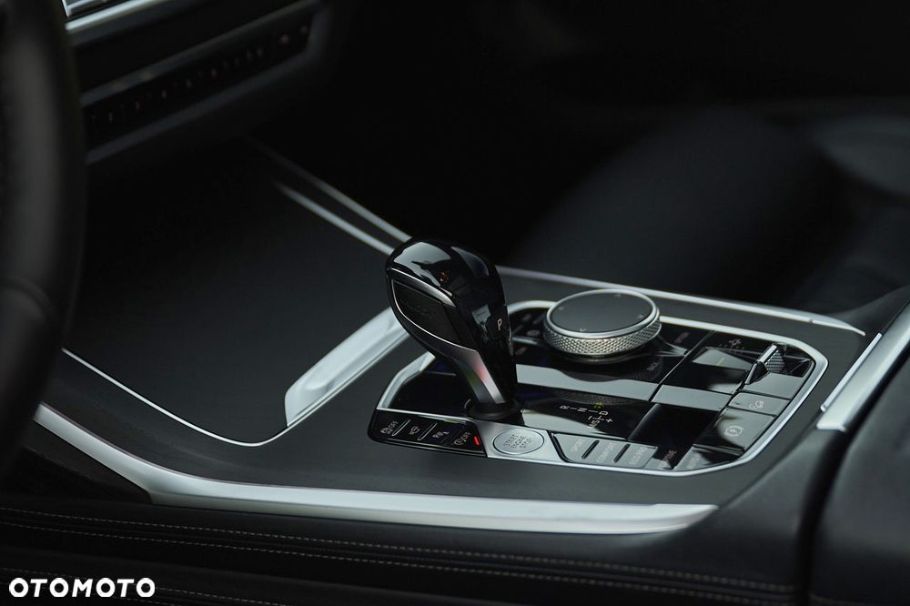 BMW X7 xDrive40i sport - 27