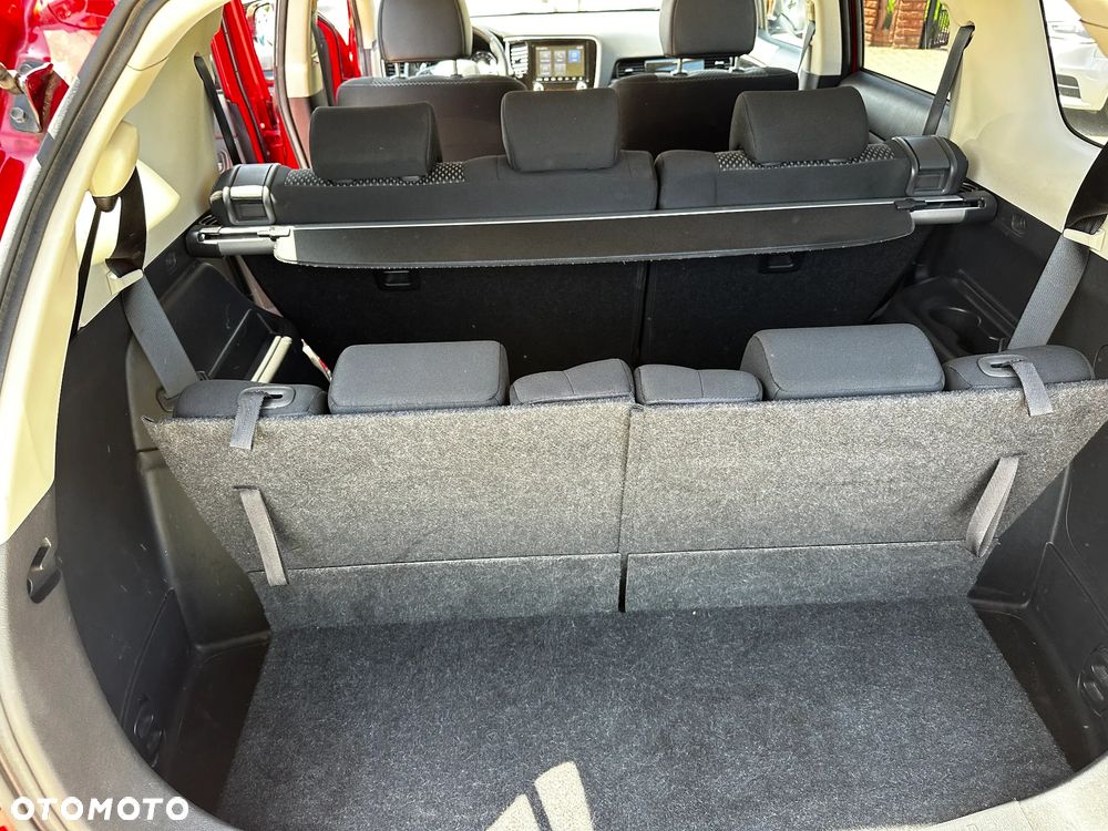 Mitsubishi Outlander - 28