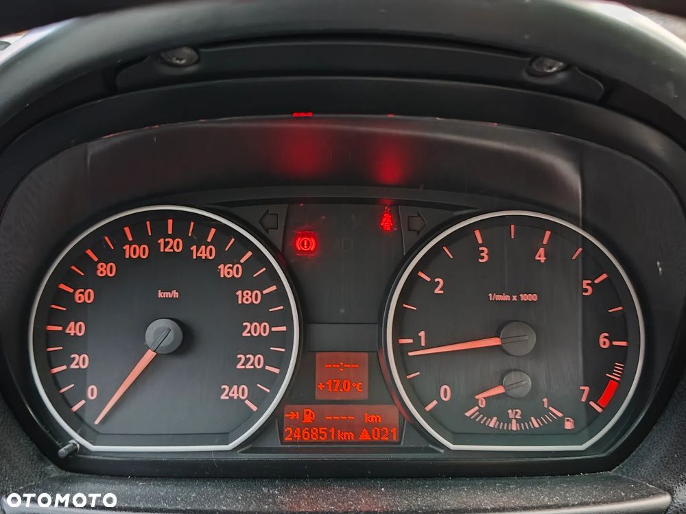 BMW Seria 1 118i - 22
