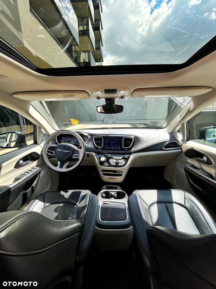 Chrysler Pacifica - 8