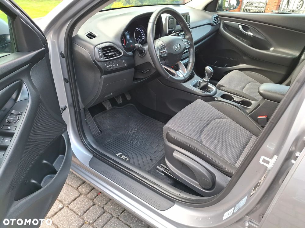 Hyundai i30 1.5 DPI Classic + - 18