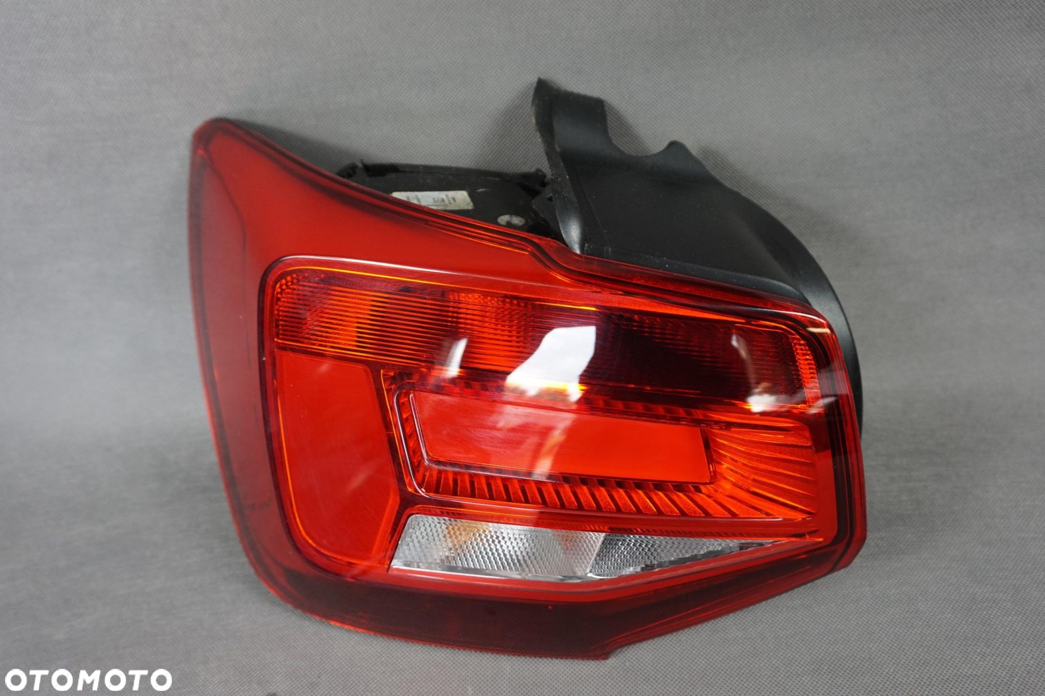 LAMPA PRAWA TYLNA AUDI Q2 81A 81A645069C - 2