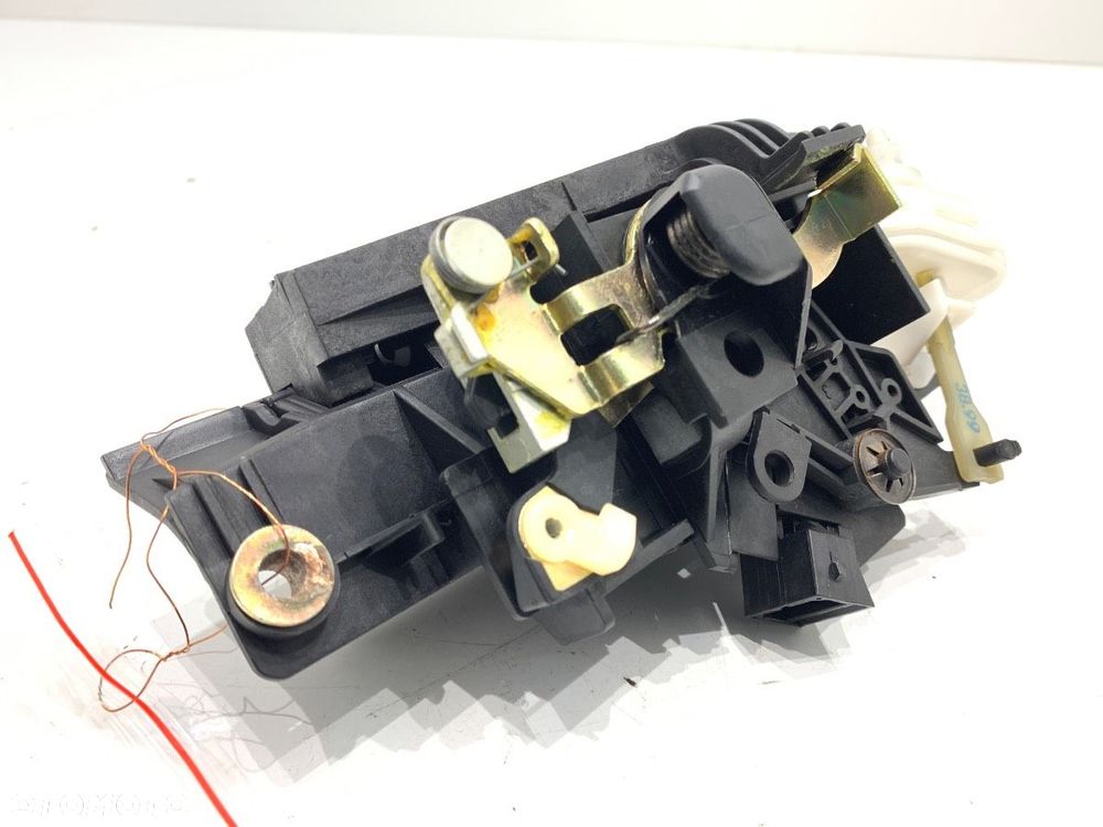 KLAMKA KLAPY TYŁ - 59.00 PLN - AUDI A3 (8L1) 1996 - 2006 1.6 74 kW [101 KM] benzyna 1996 - 2003 - 3