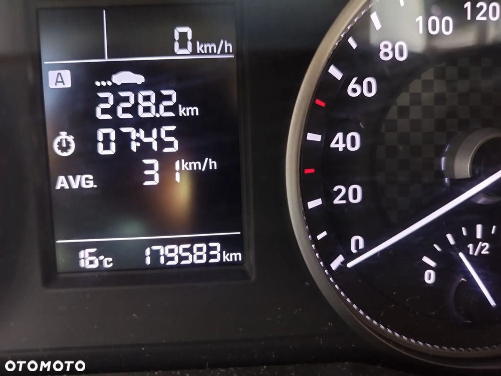 Hyundai Elantra 1.6 Classic Plus - 10