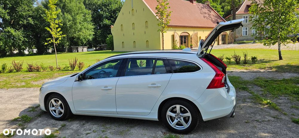 Volvo V60 T3 Momentum - 9