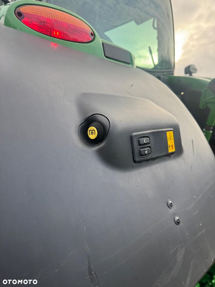 John Deere 6215R - 20