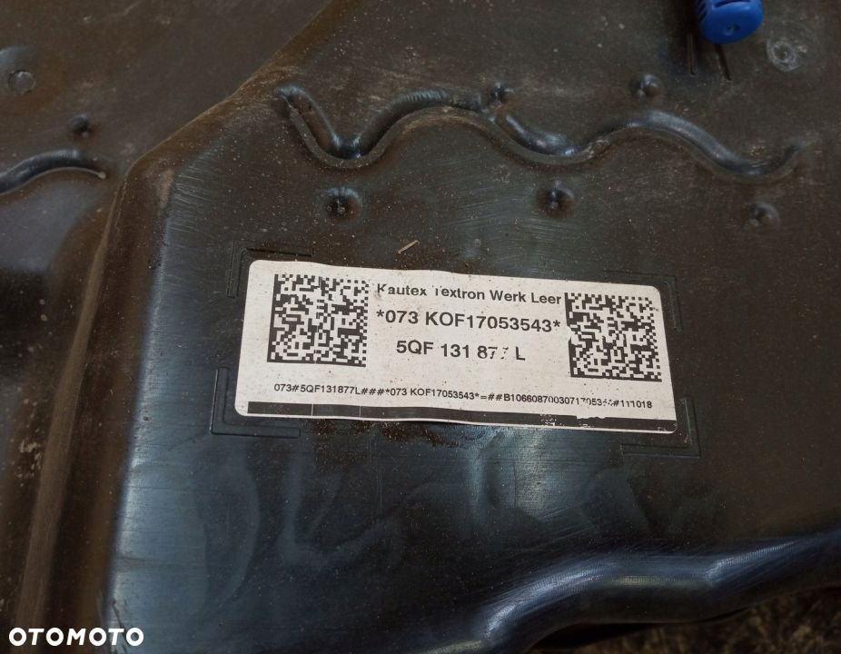 ZBIORNIK AD BLUE VW TIGUAN II 2.0 TDI 5QF131877L - 2