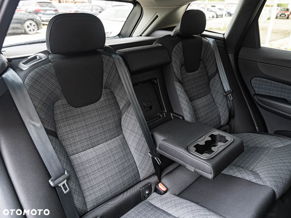Volvo XC 60 B4 D Core - 27