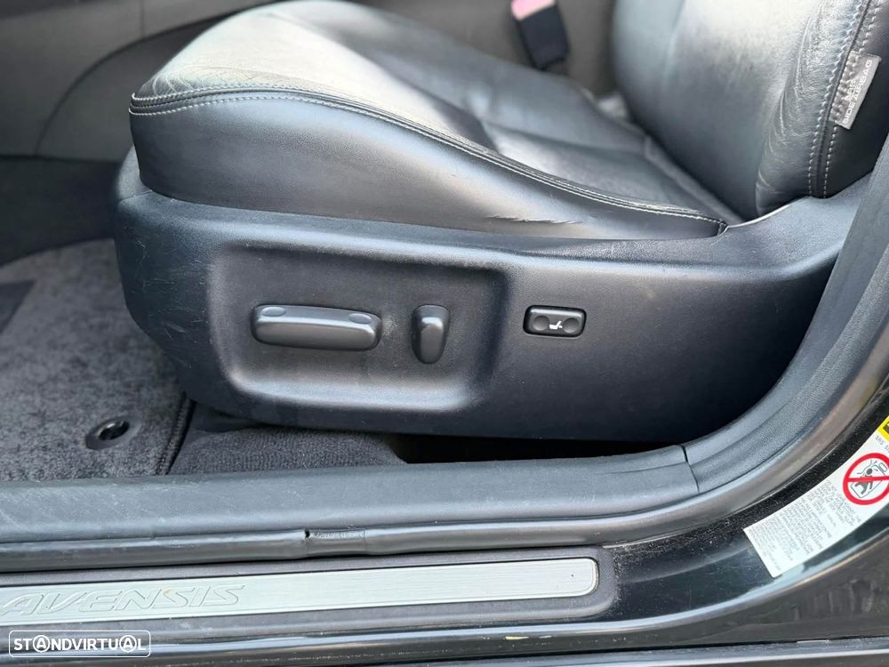 Toyota Avensis - 12