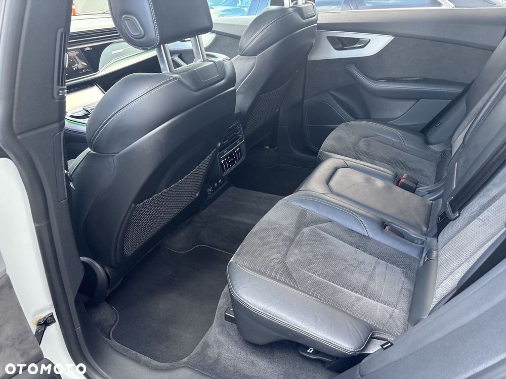 Audi Q8 - 32