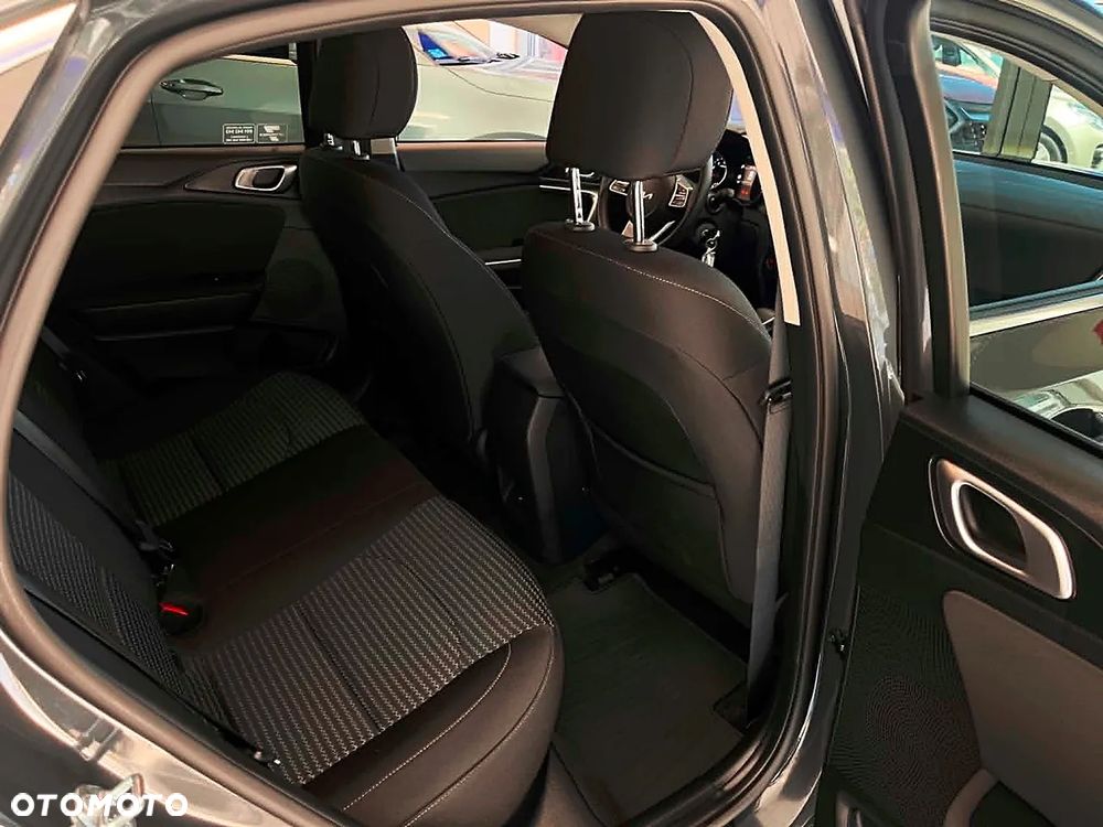 Kia XCeed 1.6 T-GDI M DCT - 11