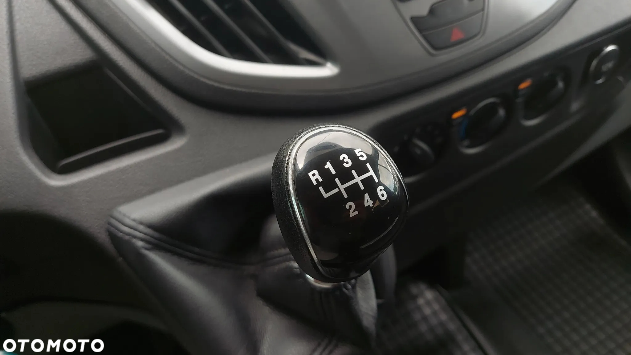 Ford Transit 350 L3H2 Trend - 34