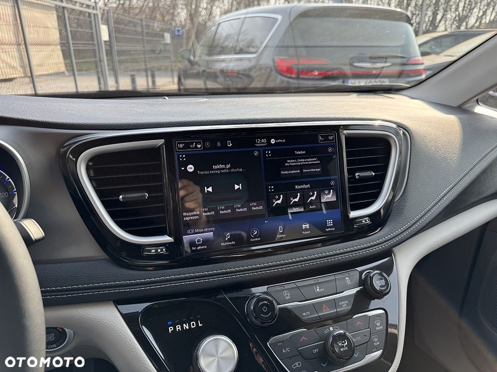 Chrysler Pacifica - 28
