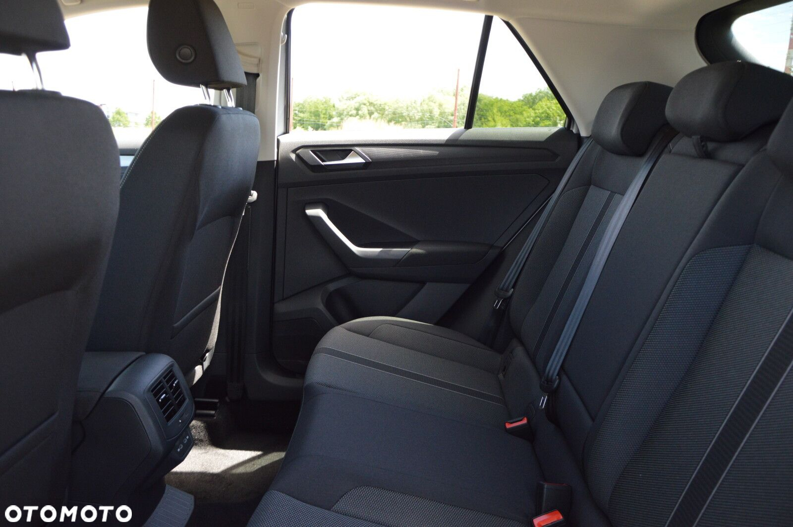 Volkswagen T-Roc - 23