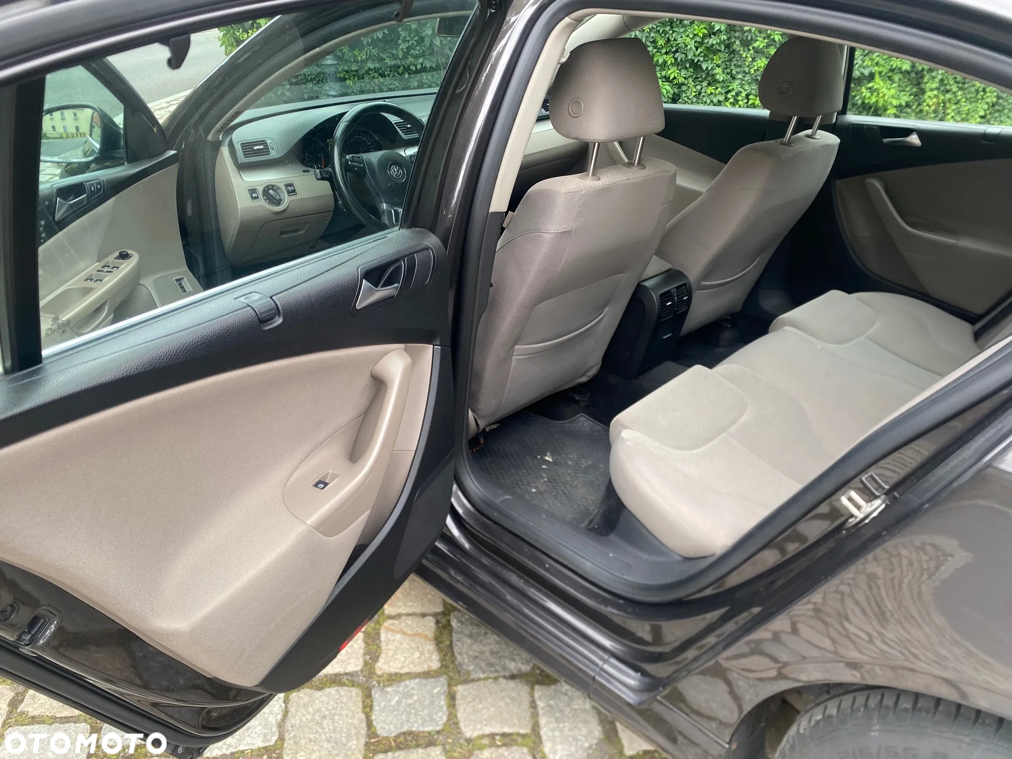 Volkswagen Passat 2.0 TDI Comfortline R-Style - 10