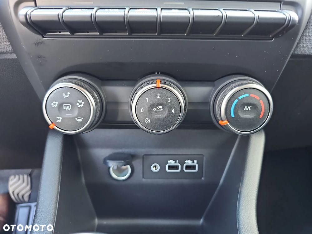 Renault Clio - 23