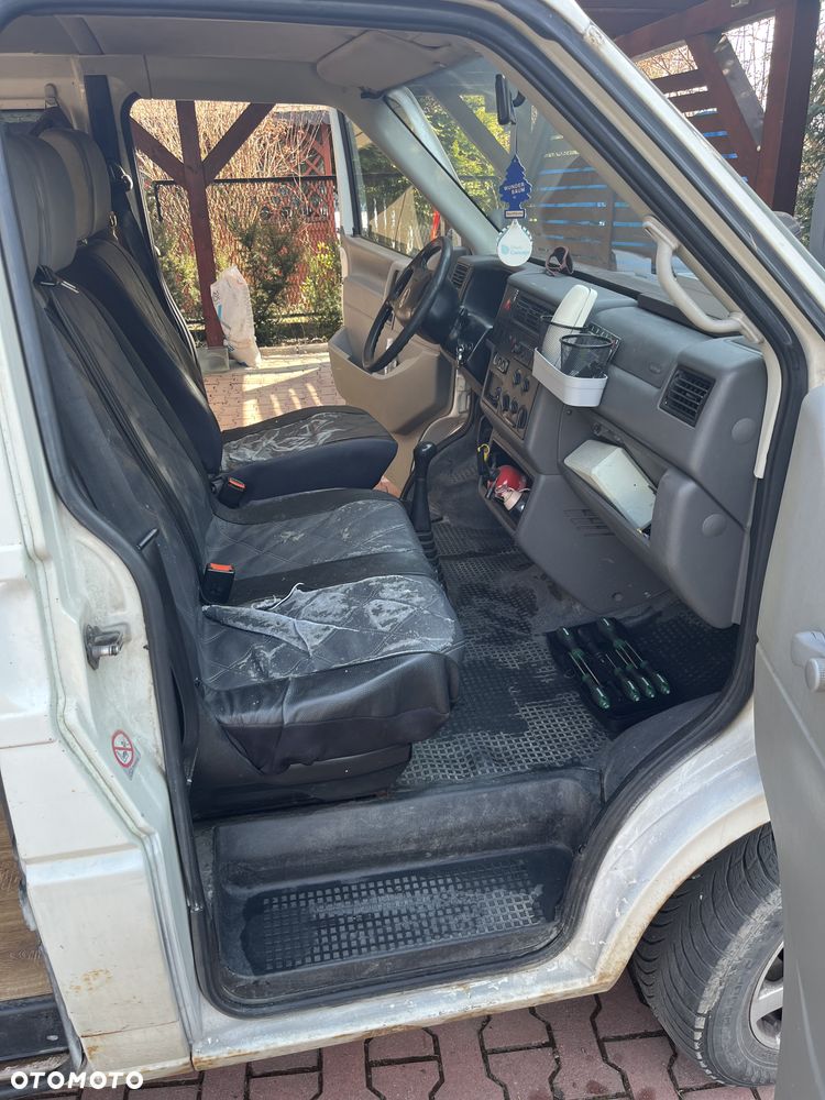 Volkswagen Transporter - 2