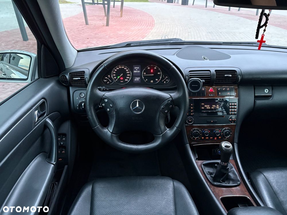 Mercedes-Benz Klasa C 200 CDI Avantgarde - 37