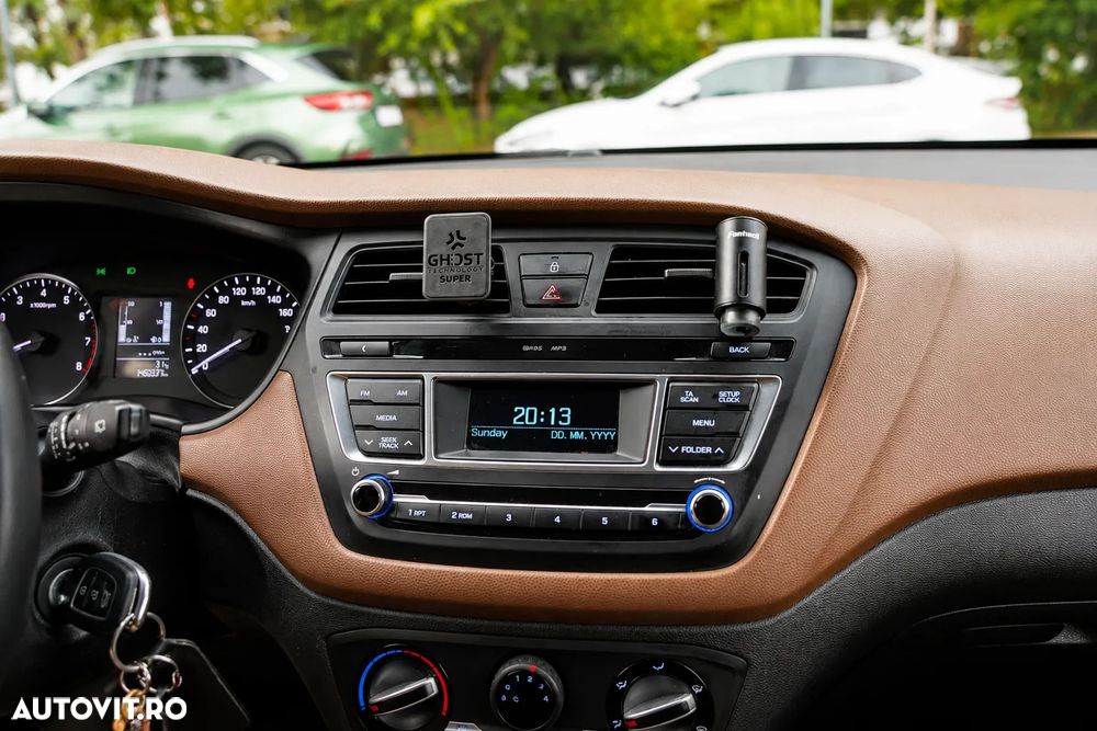 HYUNDAI i20 2015 — imagine 6