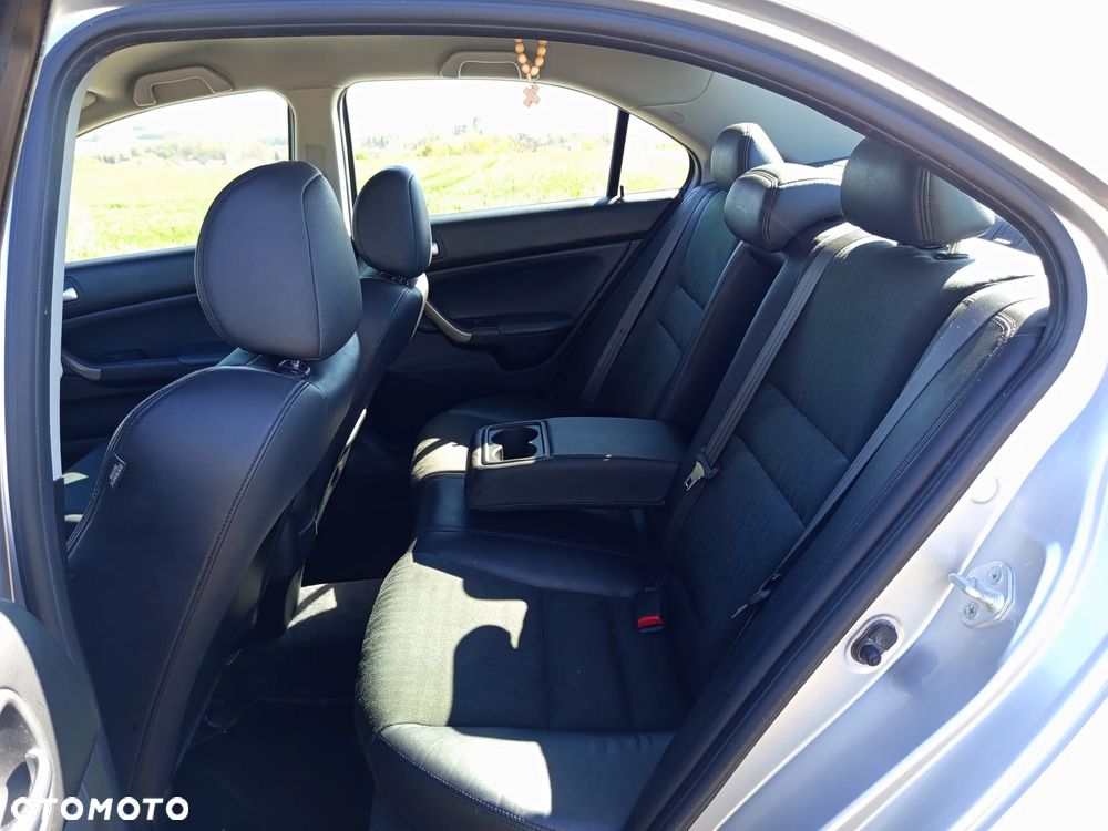 Honda Accord 2.0 Executive - 26
