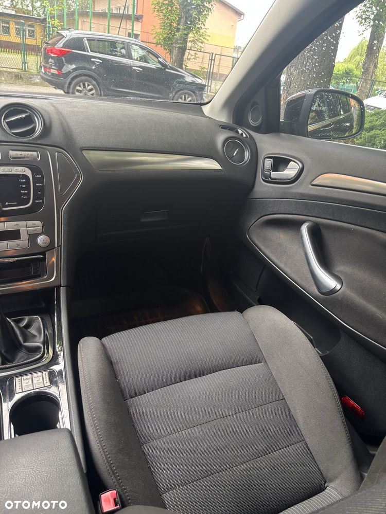 Ford Mondeo - 8